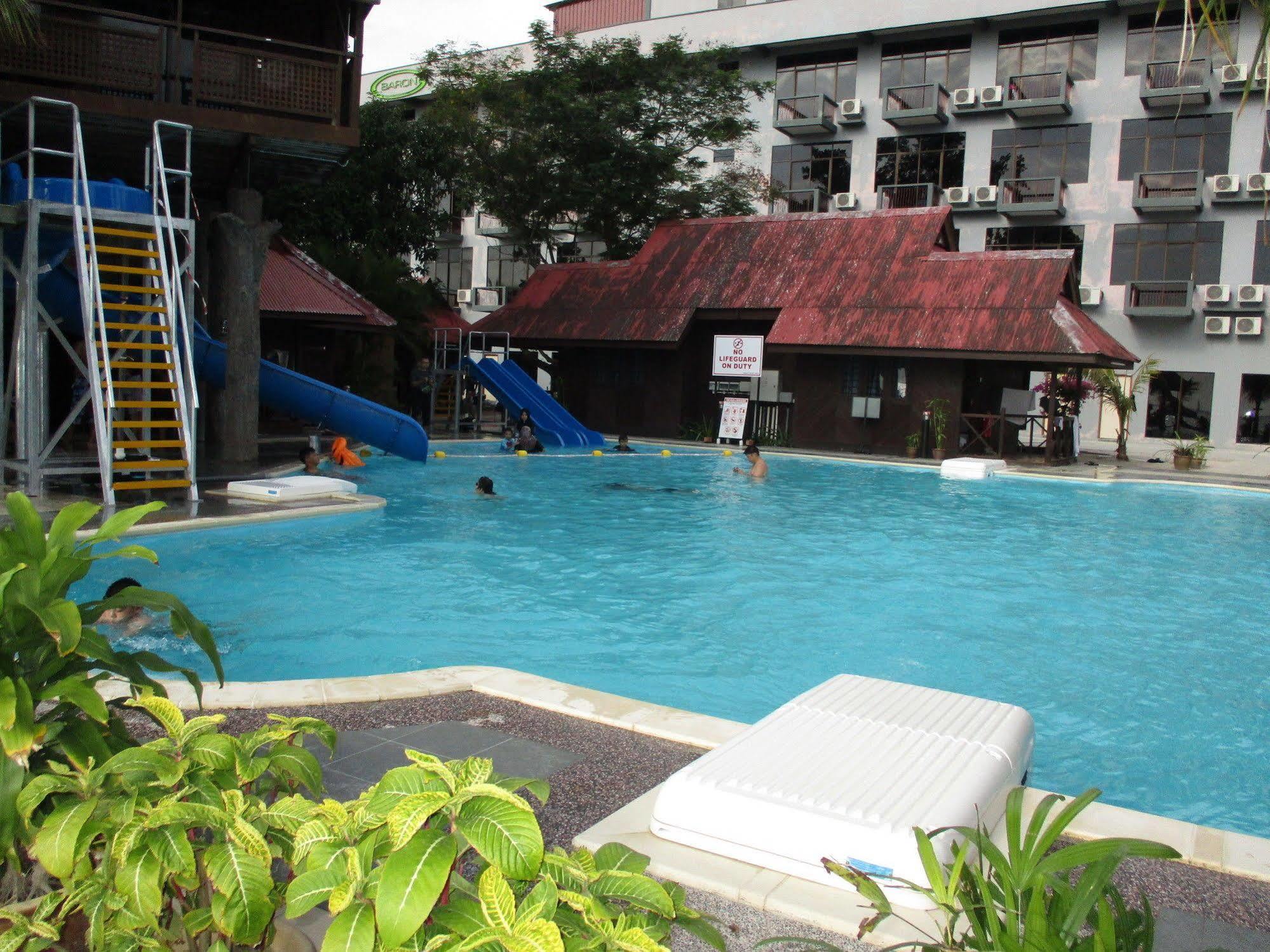 Malibest Resort Pantai Cenang  Exterior photo